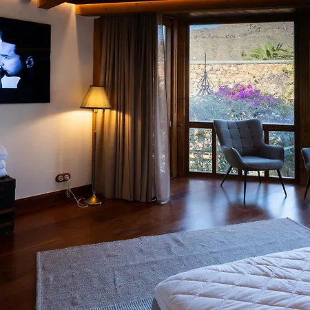 Serenitas فيلة *