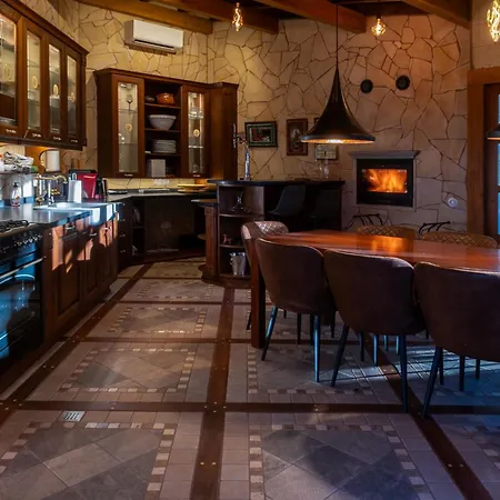 Serenitas فيلة *