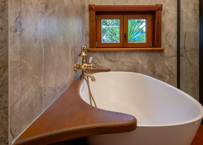 Serenitas فيلة *