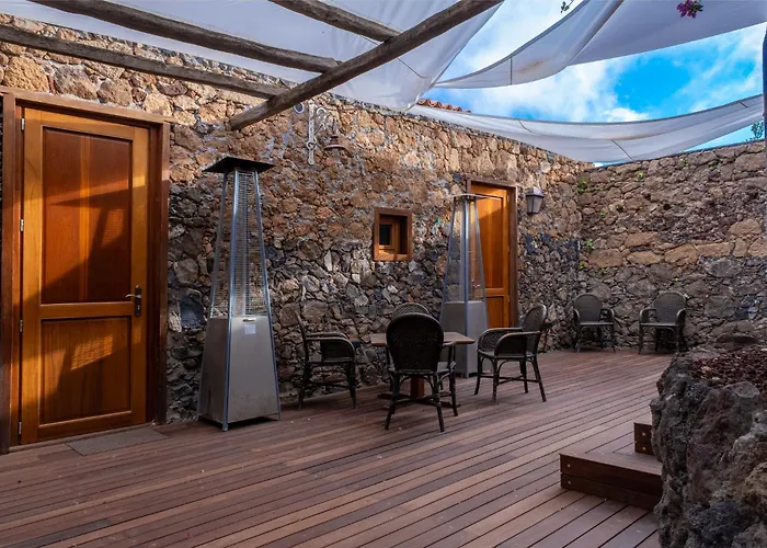 فيلة Serenitas *